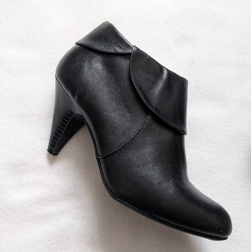 Fold Over Booties - Picture 2 of 8